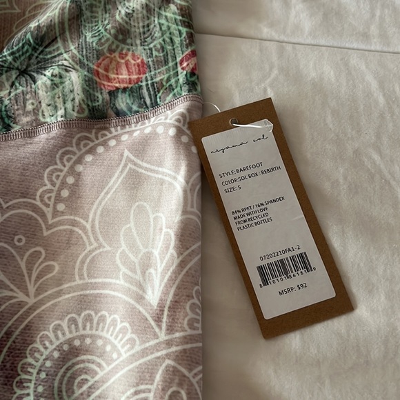 Niyama sol “solbox exclusive” rebirth leggings size small NWT - Picture 2 of 4